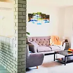 Camelias Boutique Cottage In Dianella