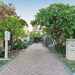 Modern Scarborough Townhouse