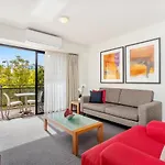 109 Simply Devine Hay St 2X2Apt Poolgym