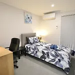 26 Simple Family Home Mirrabooka Sleeps 5