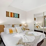 2Bdr 1Bth - James Street Magic