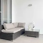 Modern Apartment In Cannington, Australia