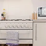 22 Superb Subiaco Apt For Couplesparkng
