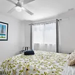 Malibu Apartments - Perth