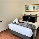 Scarborough Beach Front Resort - Shell Thirteen