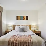 Urban Serenity 2 Bedroom Apt With Stunning Views