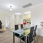 East Perth Apartment With Free Wi-Fi And Parking