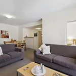Spacious Apt In Northbridge With Pool