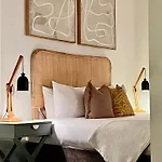 Victoria Avenue\'S Urban Retreat