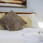 6 Executive Eastside Parking, Gym & Pool