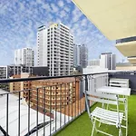 60 Sparkling Perth East End Poolparking