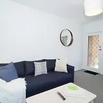 Cottesloe Delight Sleeps 4