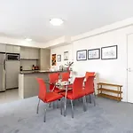 24 Amazing Adelaide Tce 2Br 2Ba Location