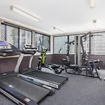 6 Executive Eastside Parking & Pool