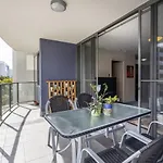 24 Amazing Adelaide Tce 2Br 2Ba Location