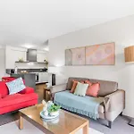 Apartment With City Views In East Perth