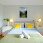 Luxurious Riverside 5Bedroom House