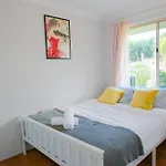 Luxurious Riverside 5Bedroom House