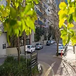 Ample Luxury Apartment