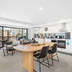 City Life 2Br Apt With Pool,Gym, Sauna, Carbay
