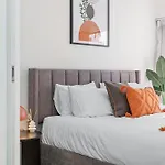 610 Chic City Living