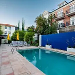 1Brd Apt Close Rac Arena With Pool And Wifi