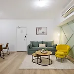 Sleek Northbridge Getaway