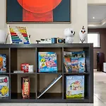 Perth 2-Story, Views, Bbq & More