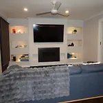 Deluxe Modern Family Home With Pool