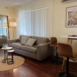 Cosy & Private, Walk To East Vic Park