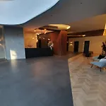 Cirque Apartment