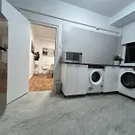 Como Beach Apartments