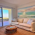Perfect Oceanfront Cottesloe Apartment