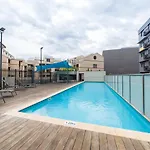 Spacious Homely Apartment Close To Everything
