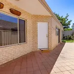 East Vic Park Home Near Food Hub