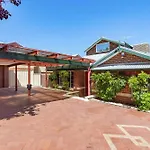 Vic Park Home Close To Crown Perth