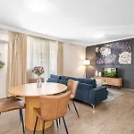 2Bdr East Perth Getaway