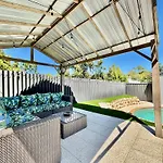 Joondalup Hidden Villa Gemma W Pool!