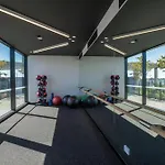 Luxury Downtown Apt - Sunset Views, Pool & Gym