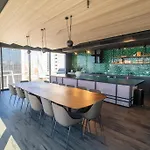 Luxury Downtown Apt - Sunset Views, Pool & Gym