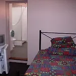 Globe Backpackers And City Oasis
