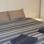 2 Bedroom Deluxe Serviced Apartments Victoria Park Perth -5 Mins Walk Aldi & Cafe Strip