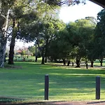 2 Bedroom Deluxe Serviced Apartments Victoria Park Perth -5 Mins Walk Aldi & Cafe Strip