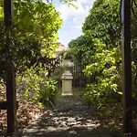 Aarn House B&B Airport Accommodation