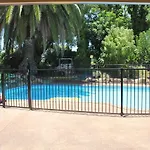 Jacaranda Hideaway Bed & Breakfast