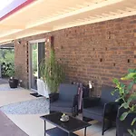 Jacaranda Hideaway Bed & Breakfast