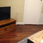 Affordable & Comfortable Apartment On Langley Park
