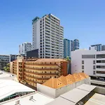 29 Oversize Eastend Sleeps 4Freeparking