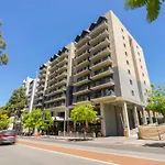 29 Oversize Eastend Sleeps 4Freeparking