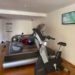 Arena Resort Style Exec Free Netflix Wifi Wine